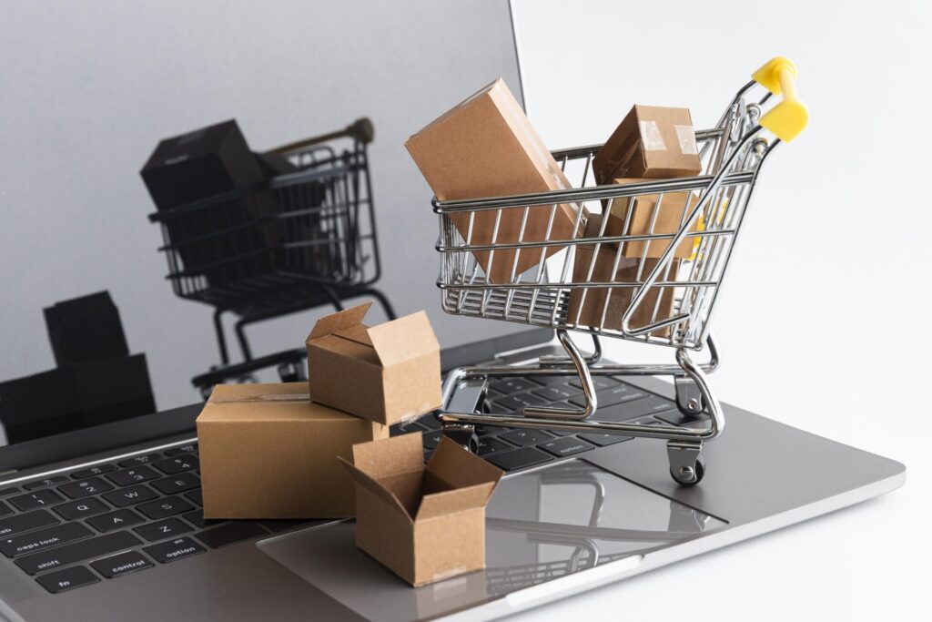 carrito de la compra lleno de paquetes de venta online